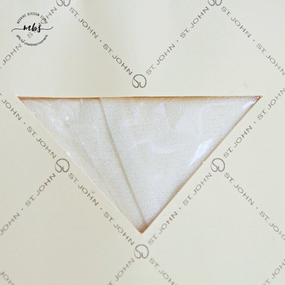 NWT St. John Delicate Sheer Toner Top Pantyhose Style 228 Ivory Size A - Picture 2 of 6